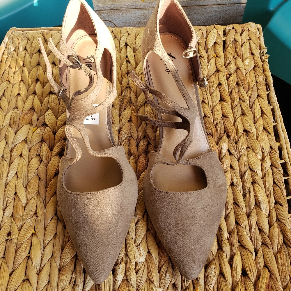 Women's size 13 low pumps